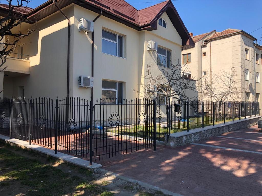 Manea Orsova Faleza Dunarii Exterior foto