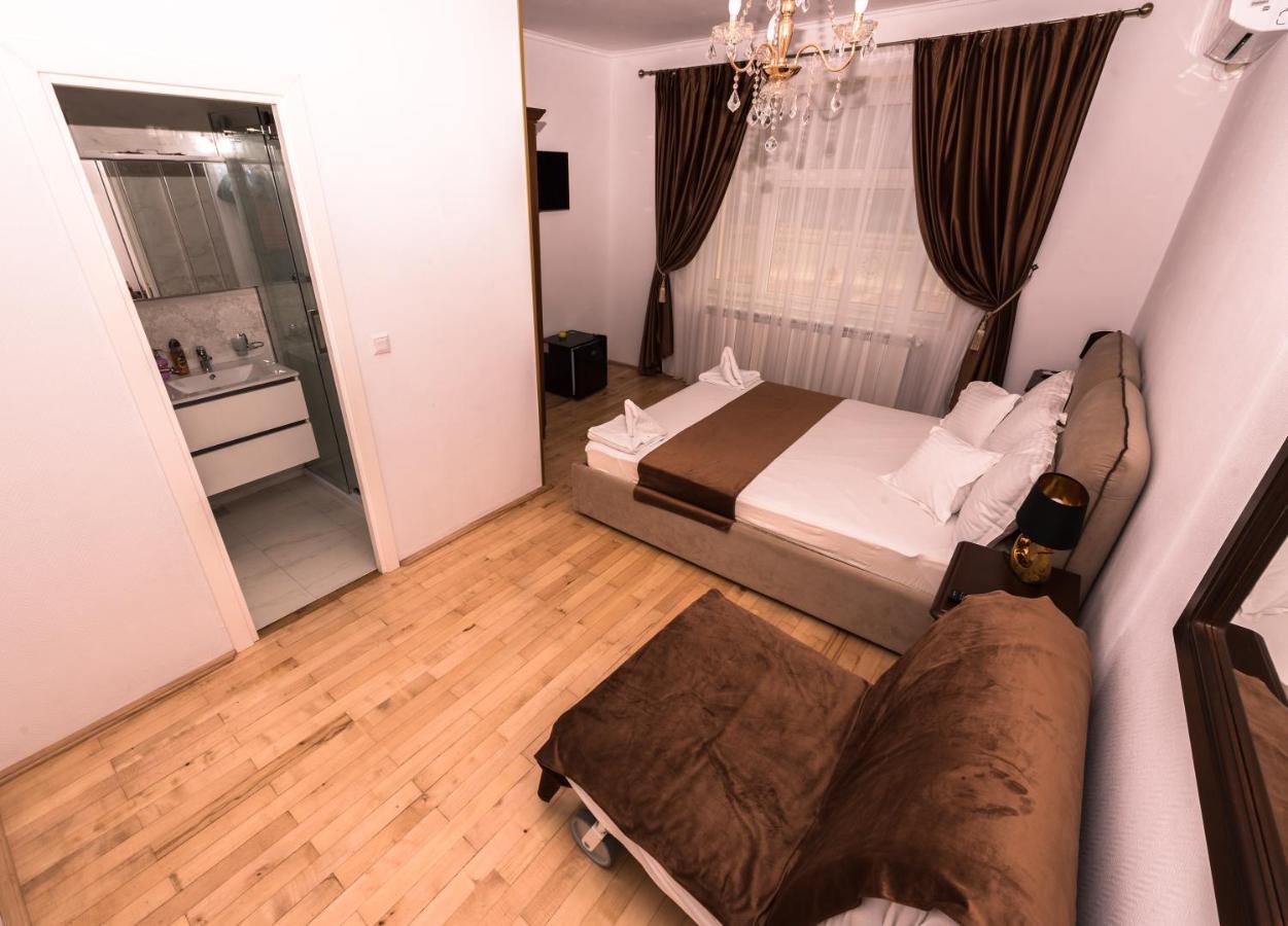 Manea Orsova Faleza Dunarii Exterior foto