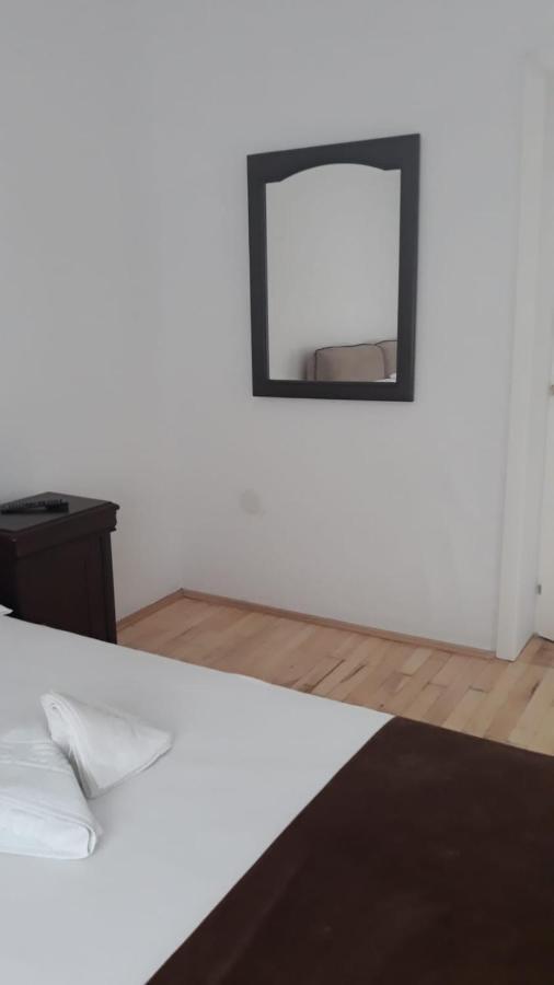 Manea Orsova Faleza Dunarii Exterior foto