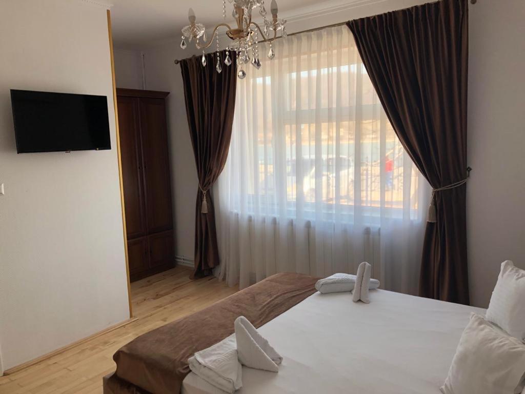 Manea Orsova Faleza Dunarii Exterior foto